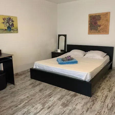 City Center- Huge Private Room Bucharest