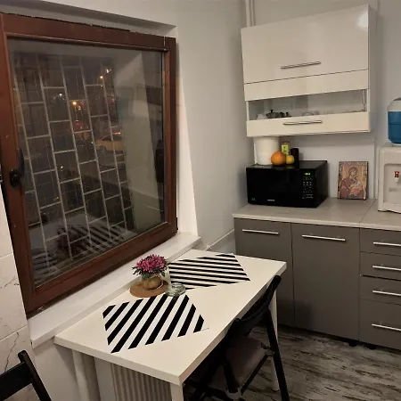 Homestay City Center- Huge Private Room Bucharest